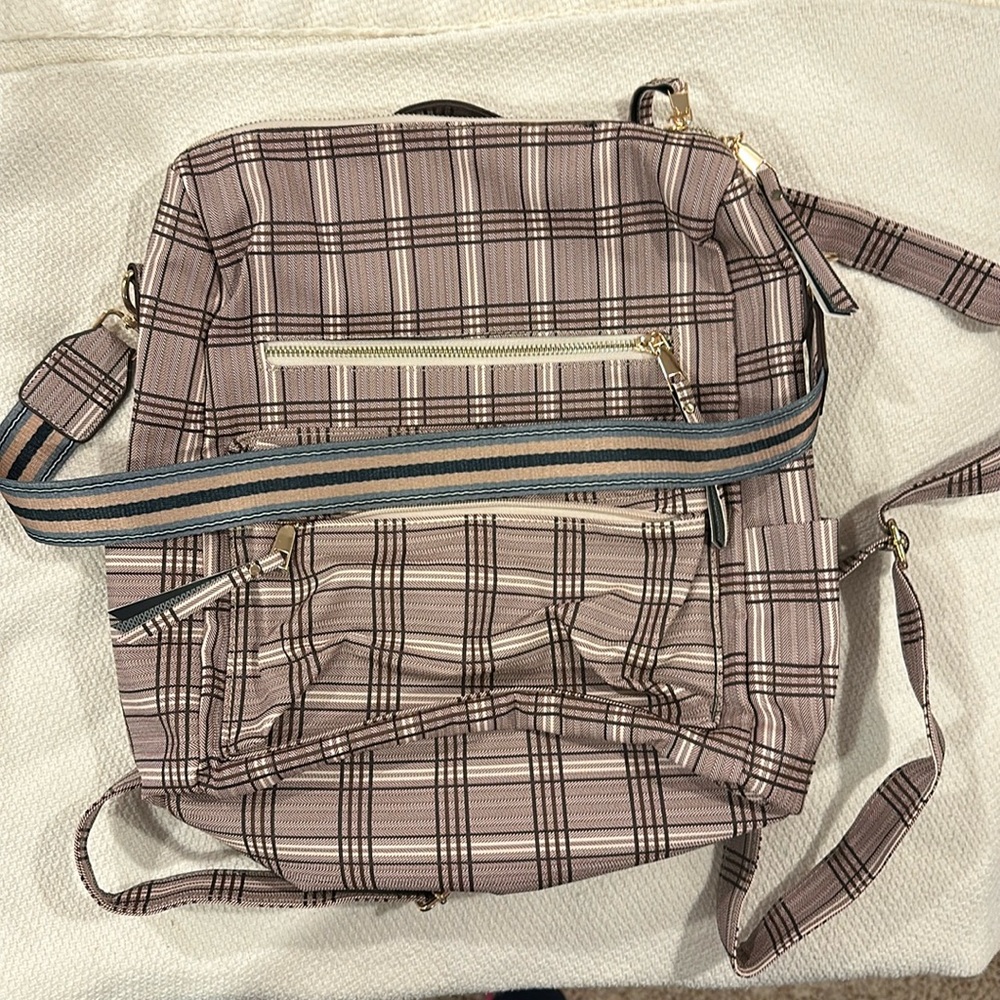 Modern and chic convertable bag